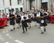 kernow pipes and drums at wadebridge carnival 2016