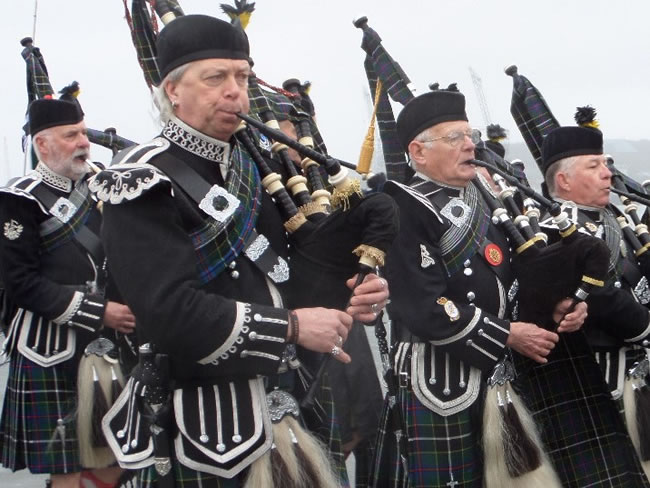 Kernow Pipes and Drums at St Nazaire Parade 2015