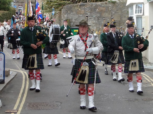 kernow pipes and drums at St Ives 2015