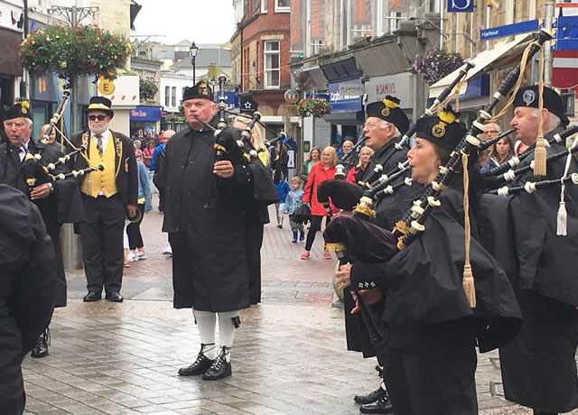 Kernow Pipes & Drums at Newquay Lifeboat Day 2017